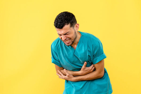 Dolor de vesícula: síntomas, señales de alerta y cuándo acudir con un cirujano